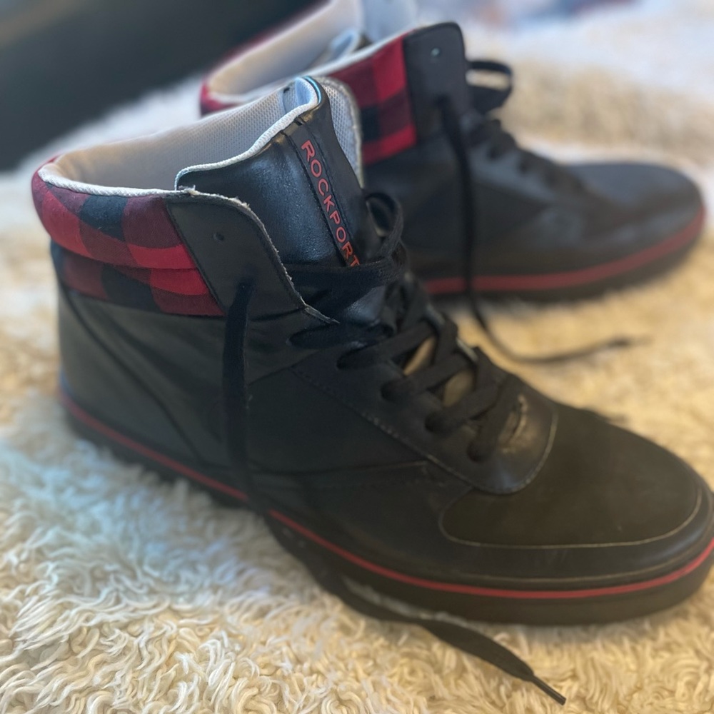 Mens Rockport high top leather shoe
Size 11 1/2